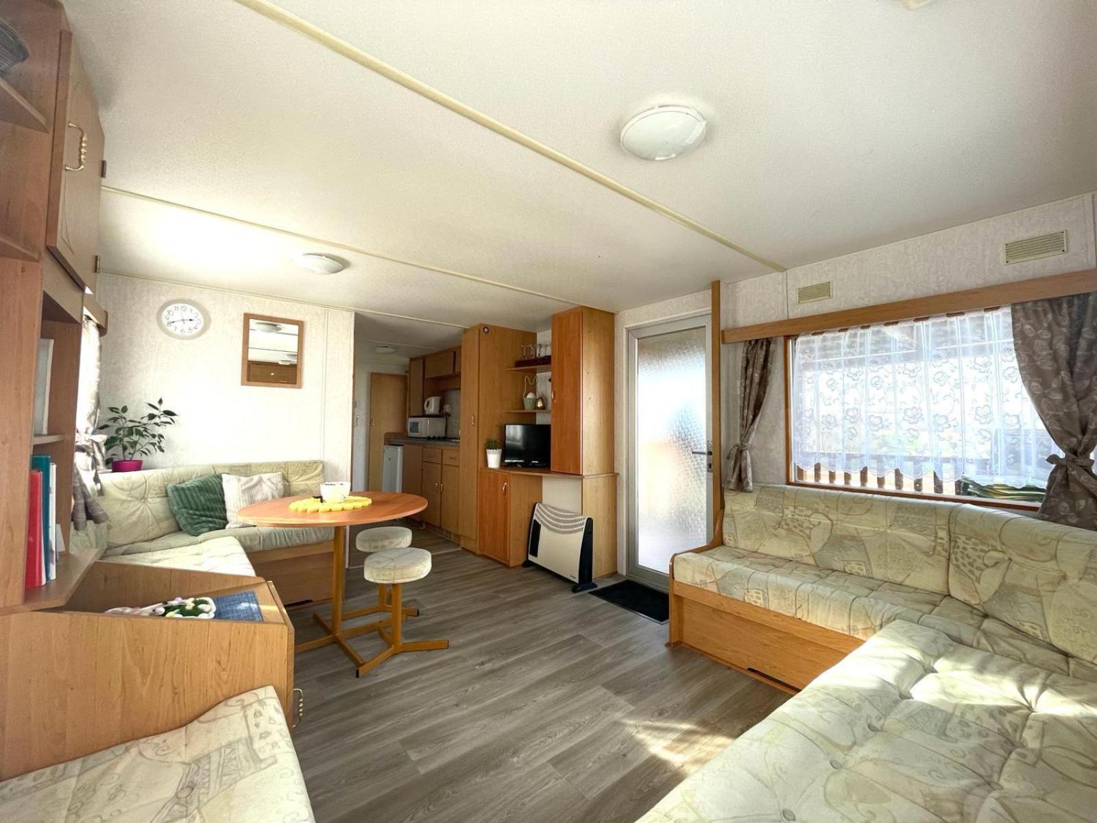 Mobilheim Na Louce Villa Vyrovice Kültér fotó